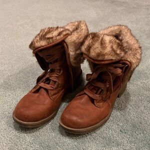 Cozy Brown Fur-Lined Boots